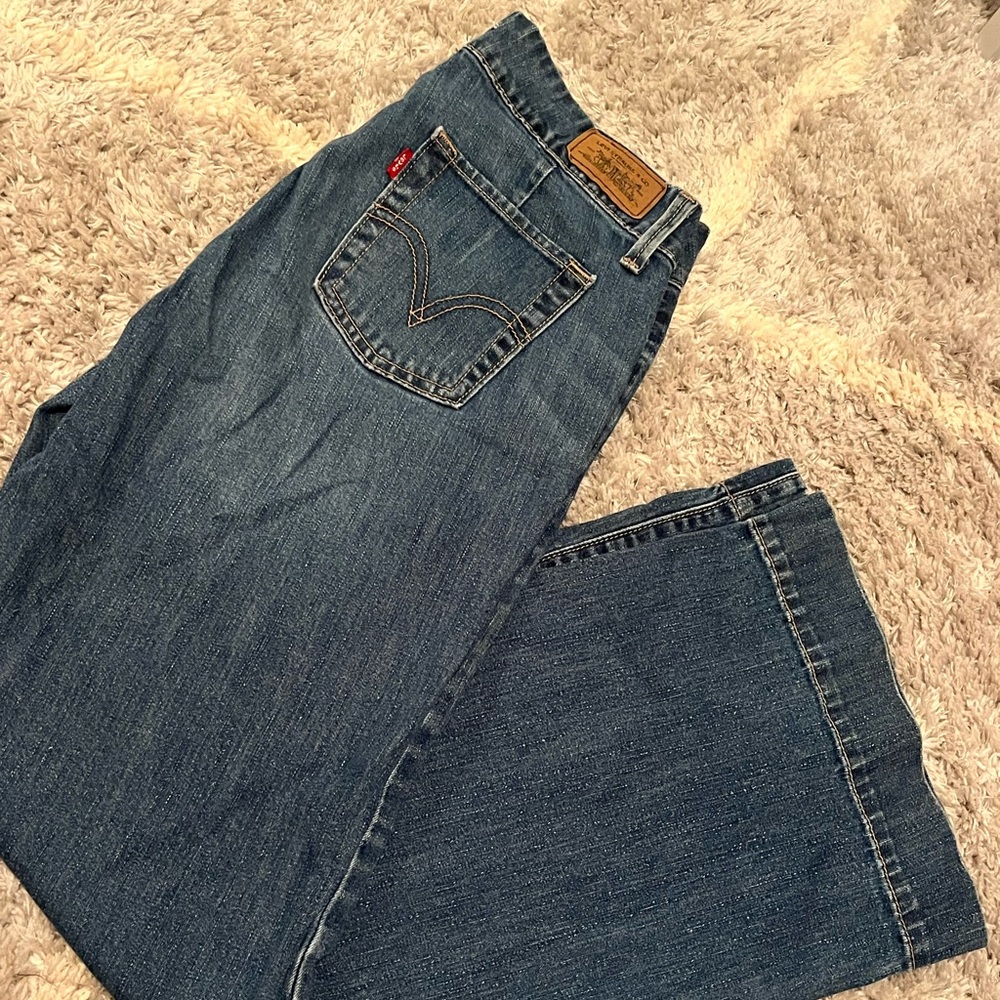 545 Levi’s - Picture 4 of 4